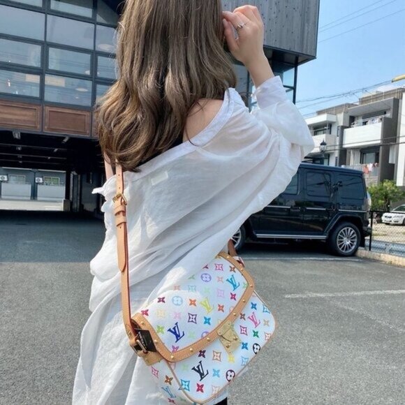 Authentic LOUIS VUITTON Sologne Multicolor Monogram Crossbody Shoulder Bag White - Picture 4 of 13